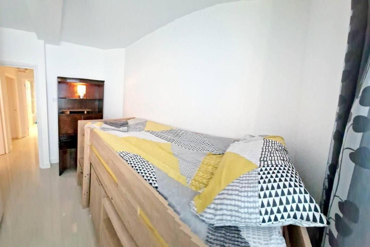 Modern 3-Bed House In Surrey Quays Villa London Kültér fotó