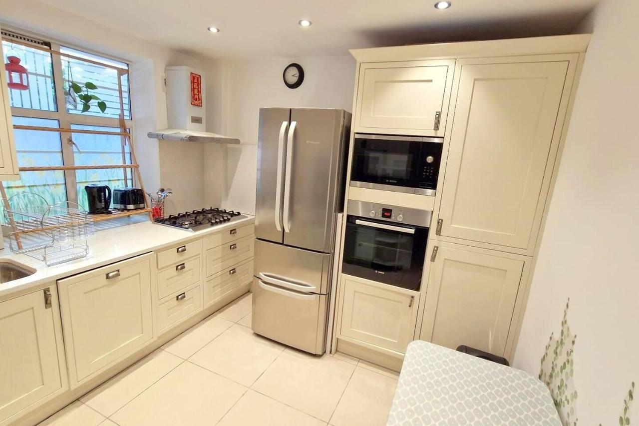 Modern 3-Bed House In Surrey Quays Villa London Kültér fotó